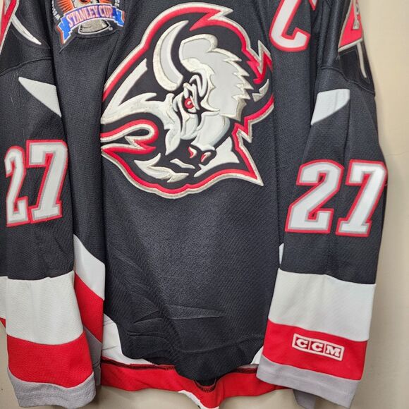 CCM Buffalo Sabres Jersey Michael Peca Goat Head Stanley Cup Patch 1999 XXL - Picture 3 of 14